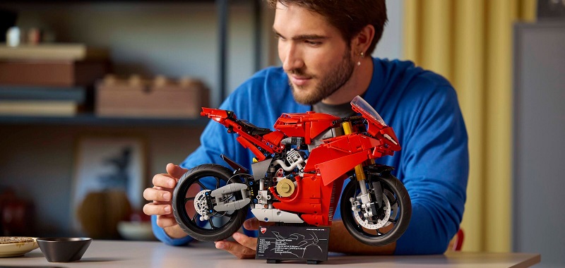 LEGO Technic - Motorka Ducati Panigale V4 S