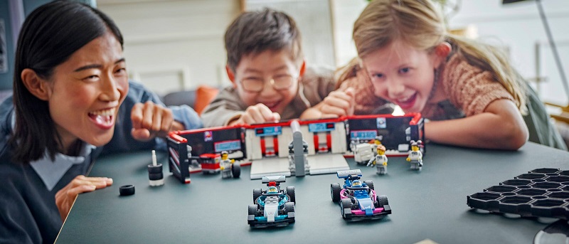 LEGO City - Garáž F1® a vozy Mercedes-AMG a Alpine