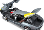 Bburago Ferrari Monza SP1 1:18 stříbrná metalíza