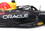 Bburago Oracle Red Bull Racing RB18 1:24 #11 Pérez