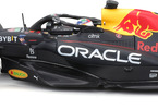 Bburago Oracle Red Bull Racing RB18 1:24 #11 Pérez