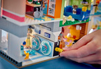 LEGO Friends - Apartmány a obchody v městečku Heartlake