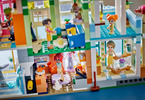 LEGO Friends - Apartmány a obchody v městečku Heartlake