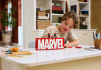 LEGO Marvel - Logo MARVEL a minifigurky