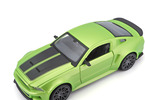 Maisto Ford Mustang Street Racer 2014 1:24 matná zelená